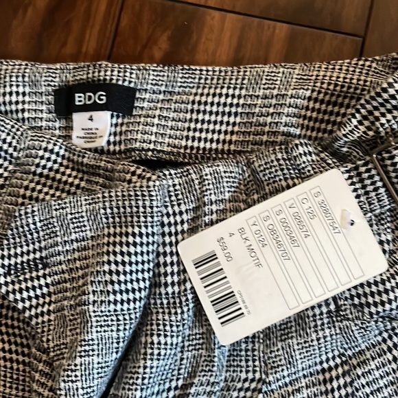 BDG shorts - Picture 2 of 2